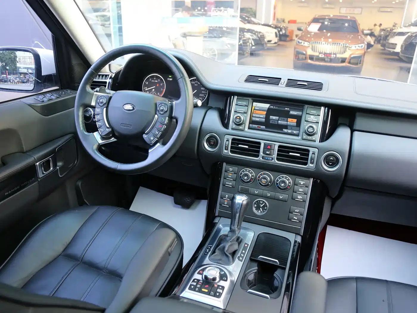 Land Rover Range Rover 2012 5.0 NA V8 фото 9