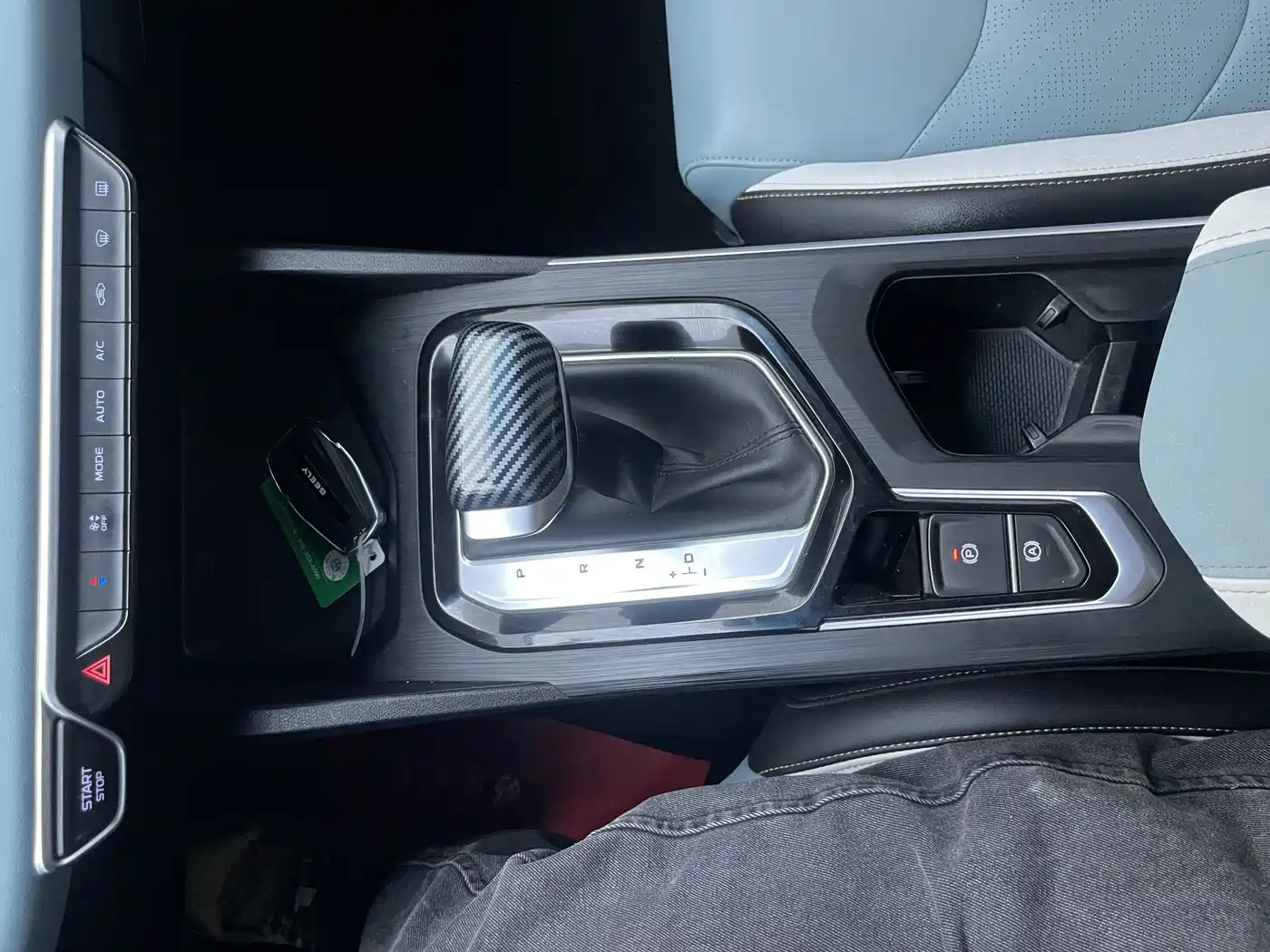 Geely Emgrand S 2022 2022 1.4T CVT Crossover Player
