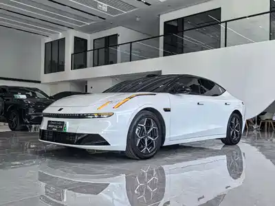 Lynk & Co 10