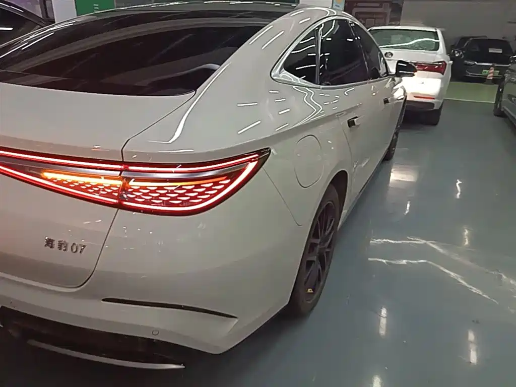 BYD Seal 07 DM-i 2025 Model DM-i 1.5L 125km Luxury фото 8