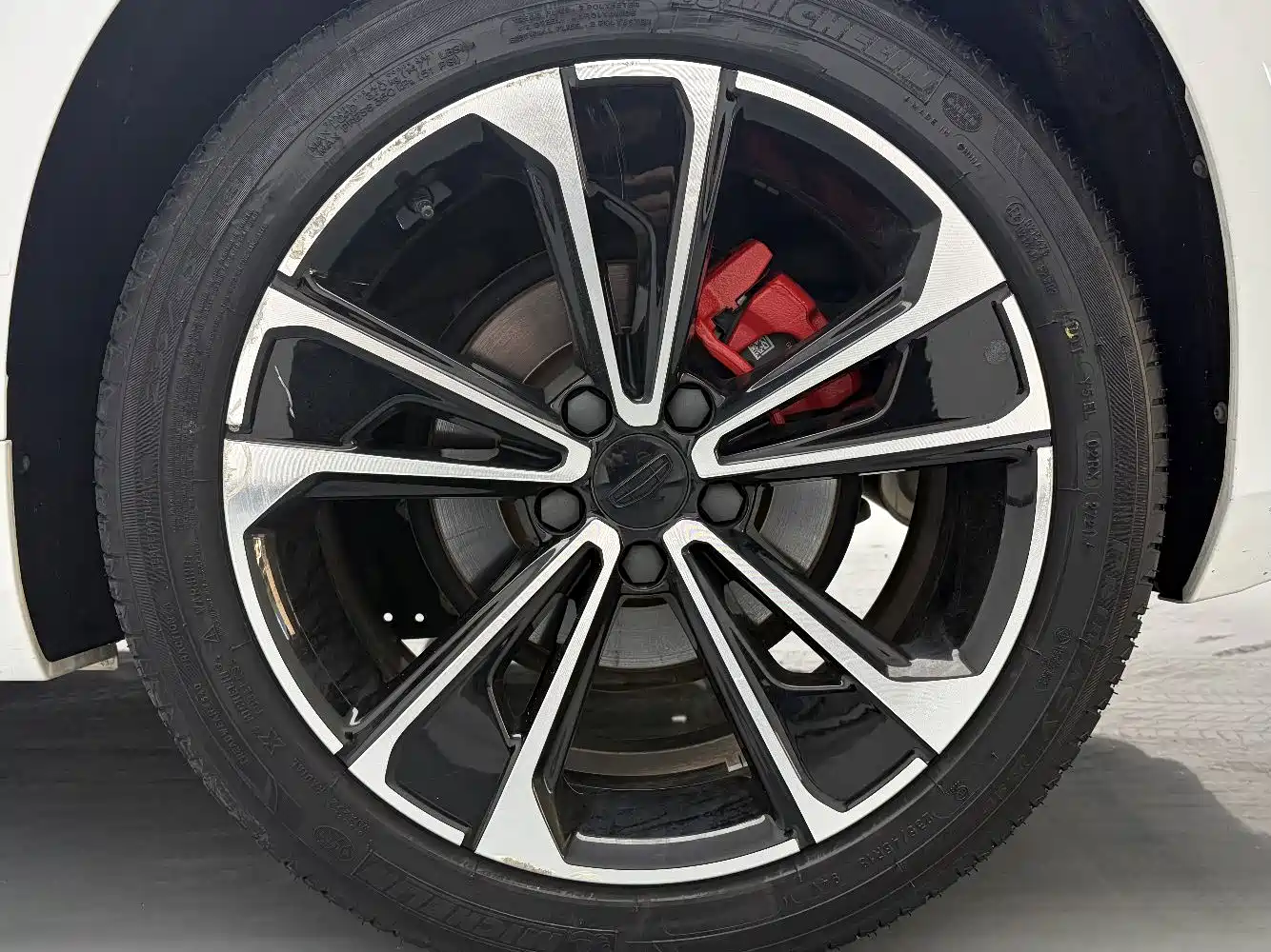 Фото 7 - Geely Preface