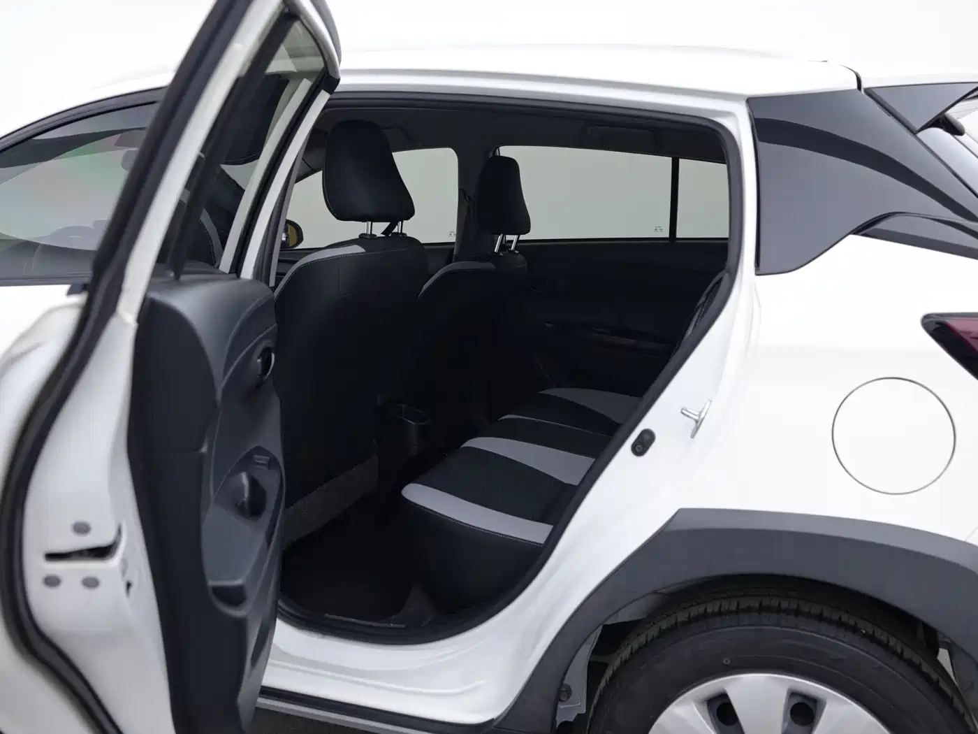 TOYOTA YARIS L ZHIXUAN