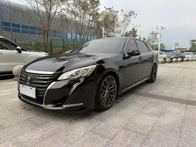 Toyota Crown 2020