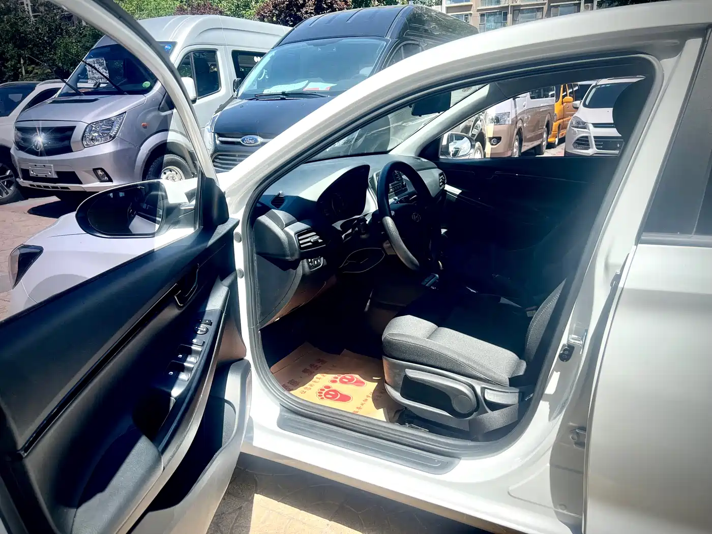 Hyundai Elantra 2020 1.6L Auto GL Pleasing Edition фото 8