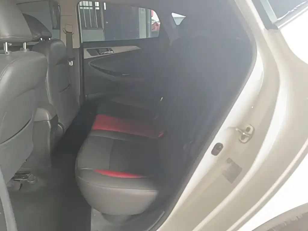 Changan Eado XT 2018 2016 1.6L Manual Stylish Cool Edition