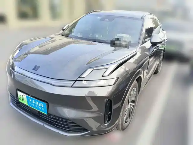 Lynk & Co 08 EM-P 2023