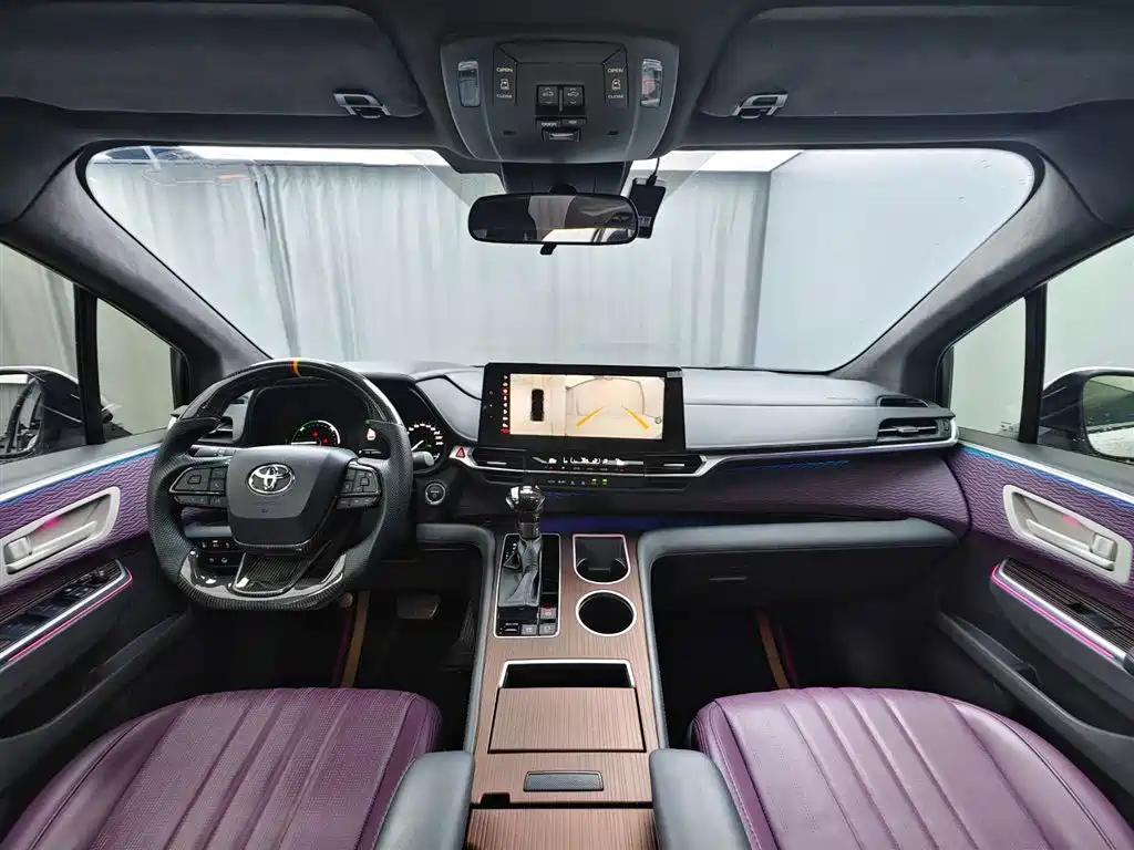 Toyota Sienna 2024 2.5L Hybrid Comfort Edition фото 9