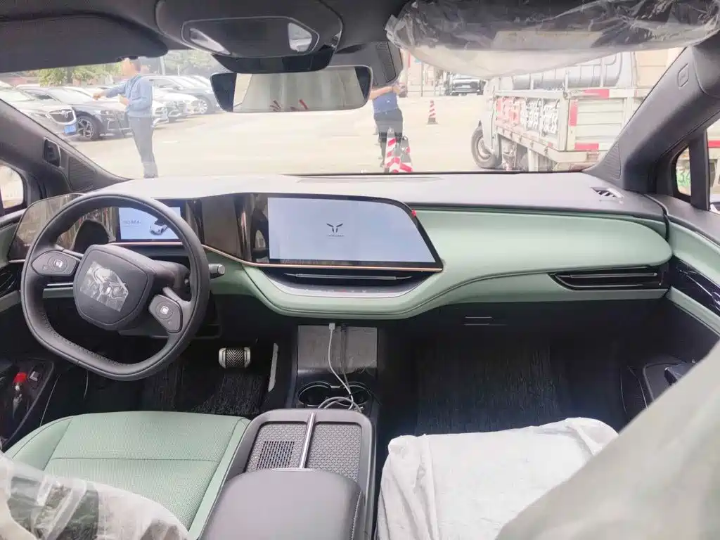Hongqi EH7 2026 2025 690 Smart Selection Edition