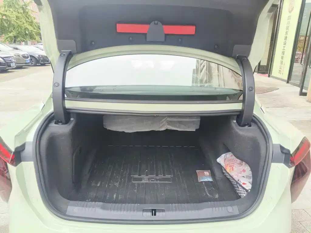 Hongqi EH7 2026 2025 690 Smart Selection Edition
