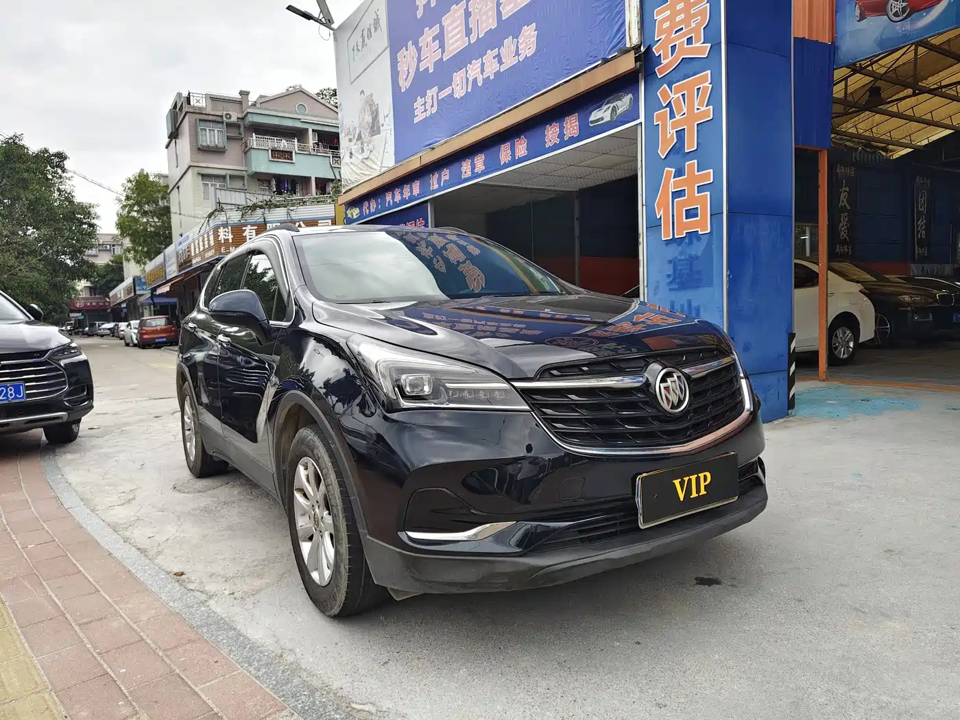 Buick Envision Plus 2020 20T FWD Leading фото 2