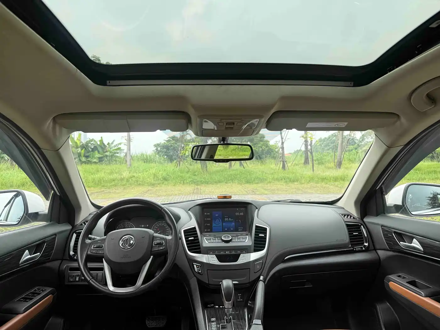 Dongfeng Fengdu MX5 2017 2016 2.0L Automatic Flagship Edition