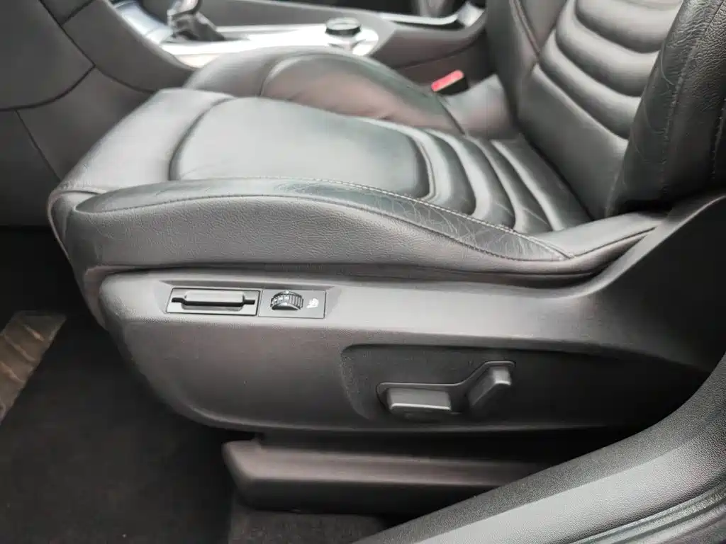 DS 6 2015 2014 1.6T Luxury Edition THP160