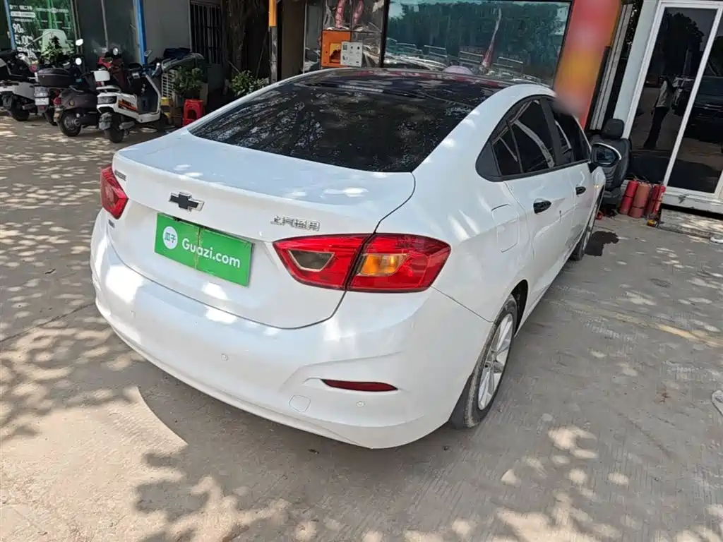 Chevrolet Cruze 2018 320 Automatic Pioneer Sunroof Edition фото 7