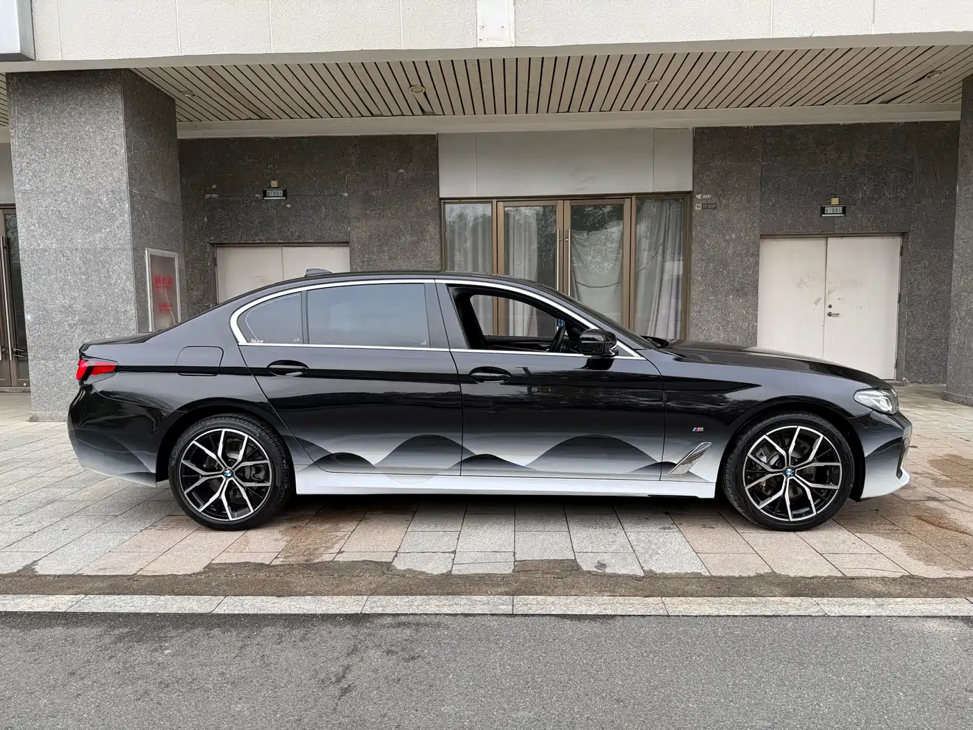 BMW 5 Series 2021 530Li Premium M Sport Package фото 5