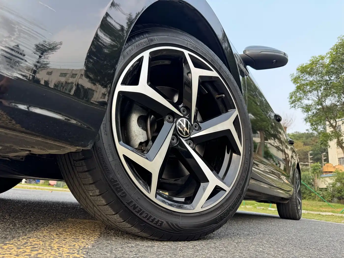 Volkswagen Passat 2024 380TSI Starlight Luxury Edition фото 4