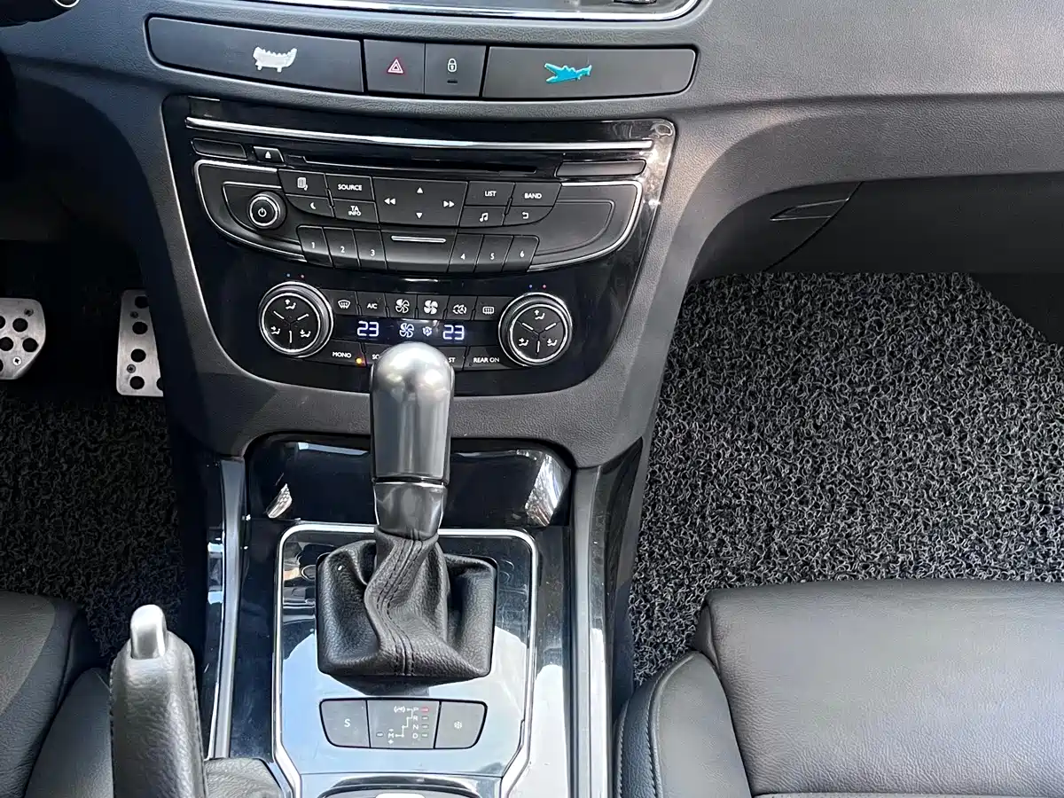 Peugeot 508 2012 2012 2.3L Roland Garros Edition