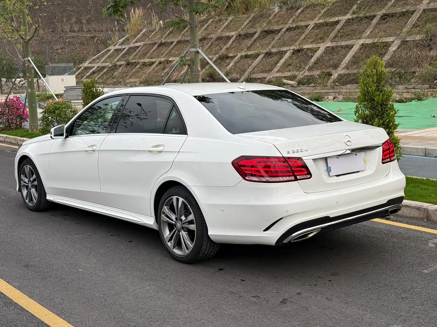 Mercedes-Benz E-Class 2015 E 260 L Sport фото 4