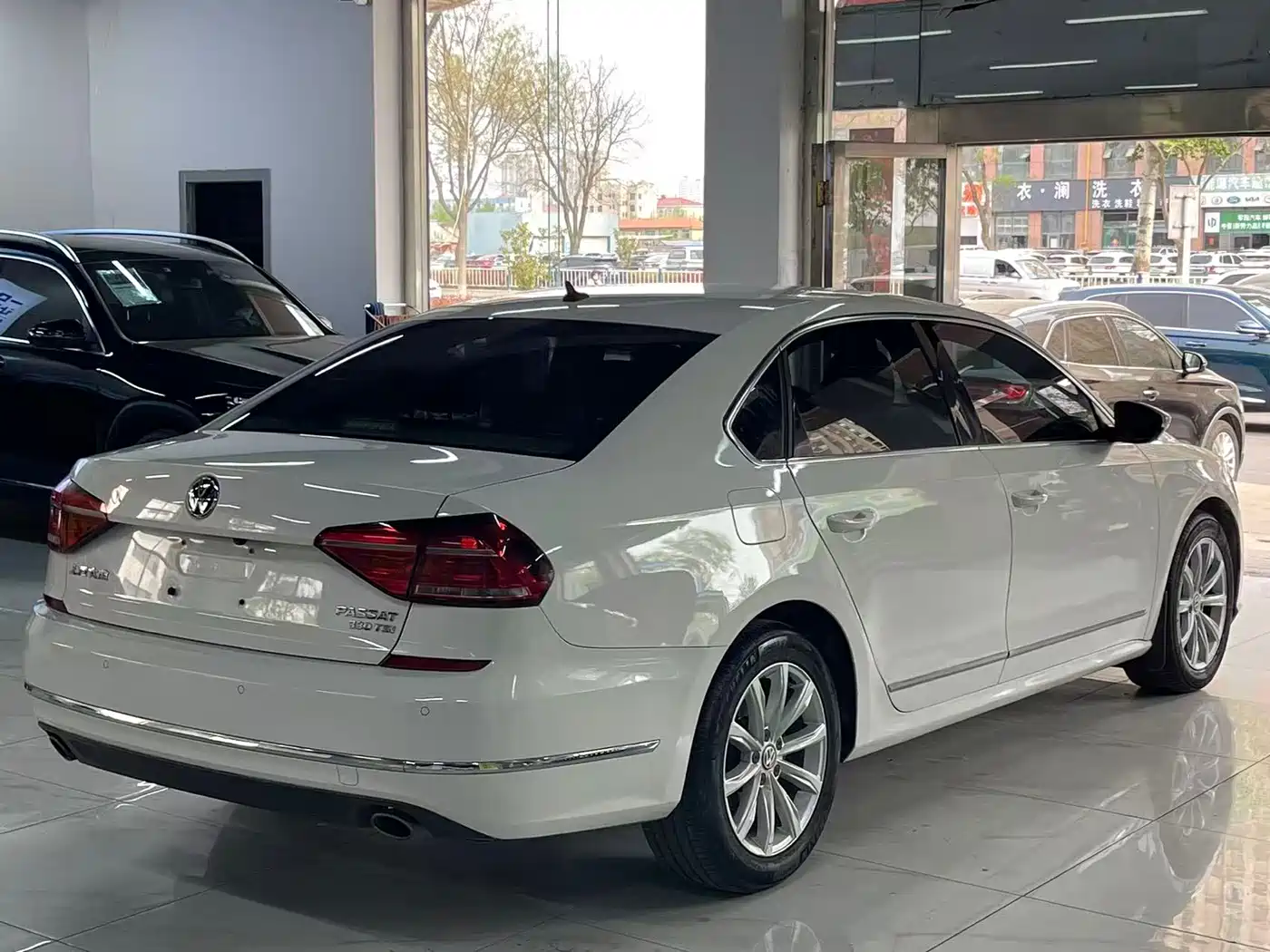 Volkswagen Passat 2017 330TSI DSG Prestige фото 6