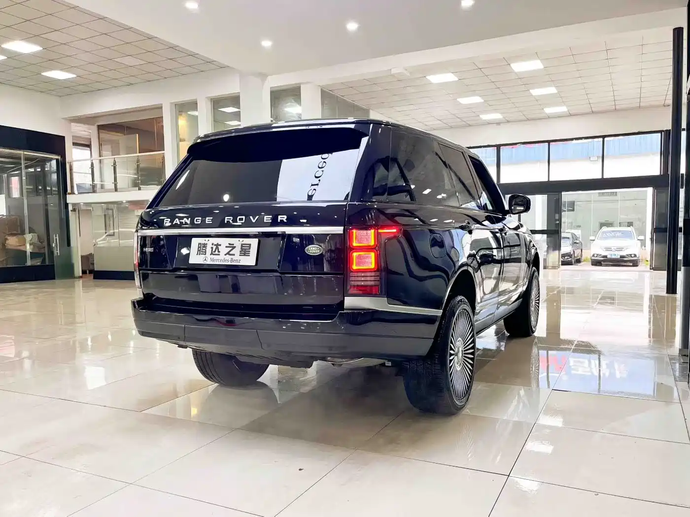 Land Rover Range Rover 2014 3.0 SC V6 Vogue фото 9