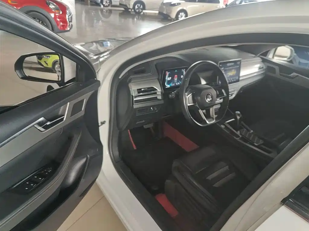 BYD Qin Pro 2019 Super Edition 1.5TI Automatic Smart Connected Feng Shang Type China VI фото 16