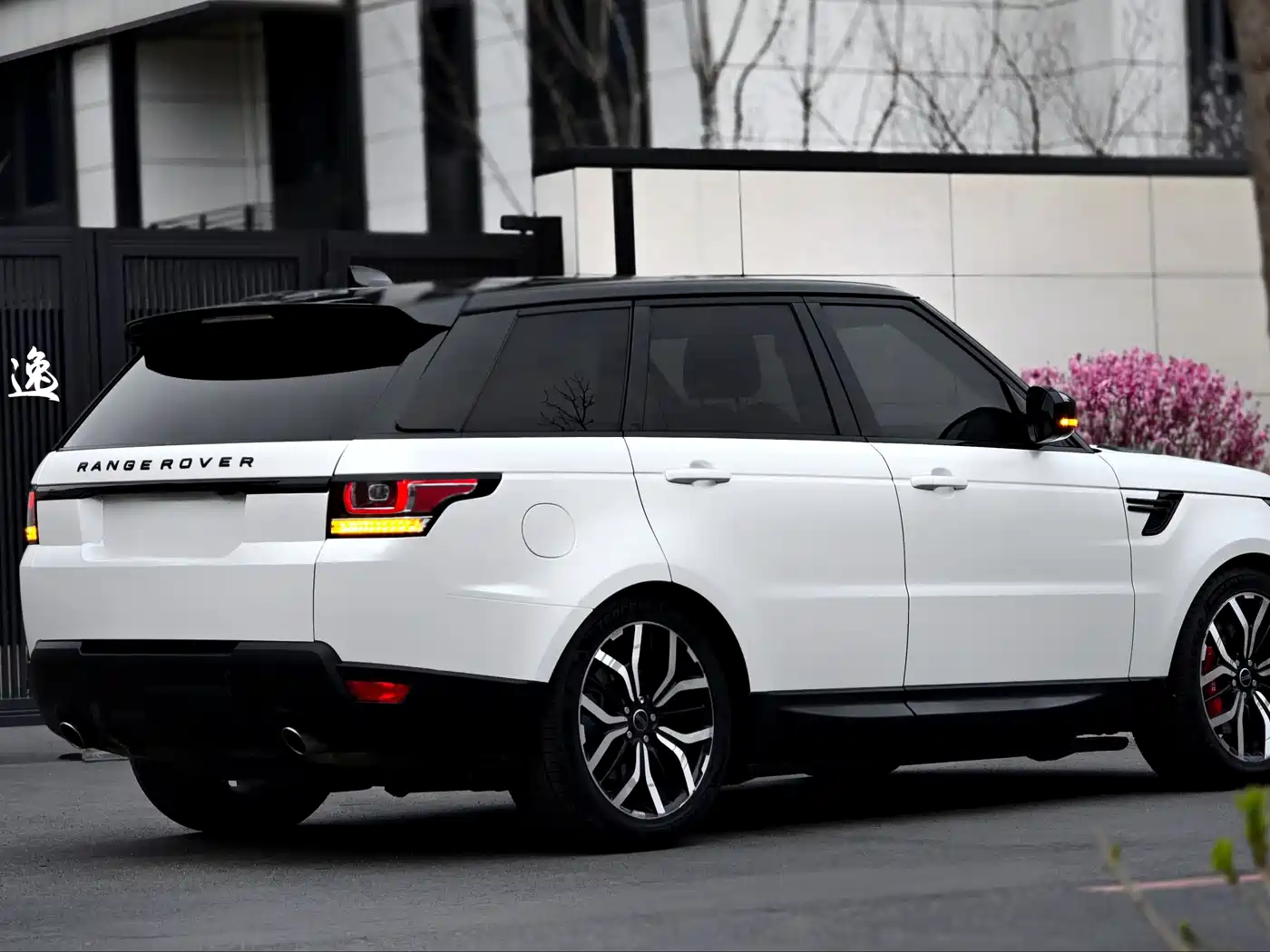 Land Rover Range Rover Sport 2017 3.0 SC V6 SE фото 5