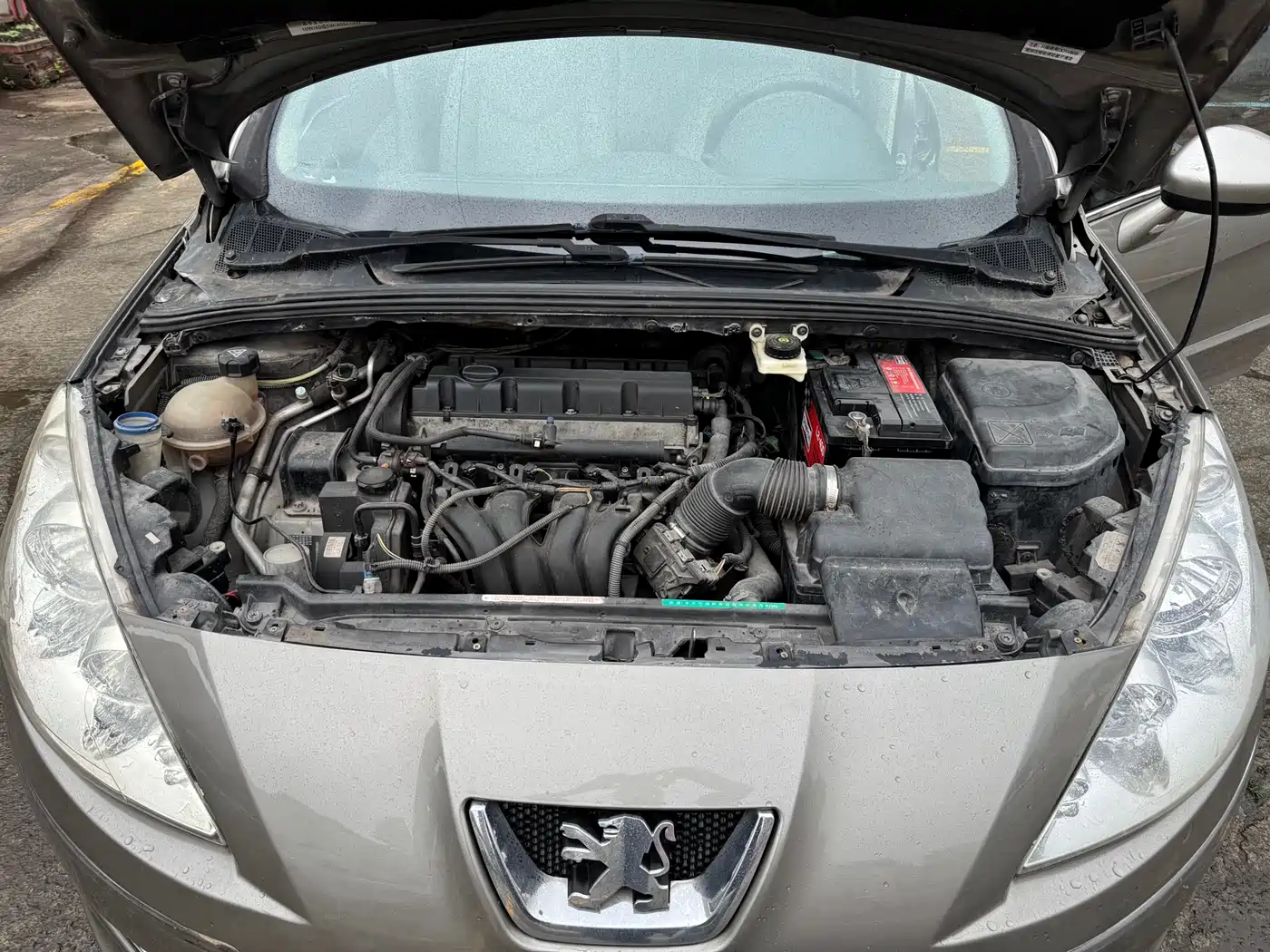 Peugeot 408 2011 2.0L Automatic Comfort Edition фото 16