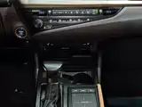 صورة 15 - Lexus ES