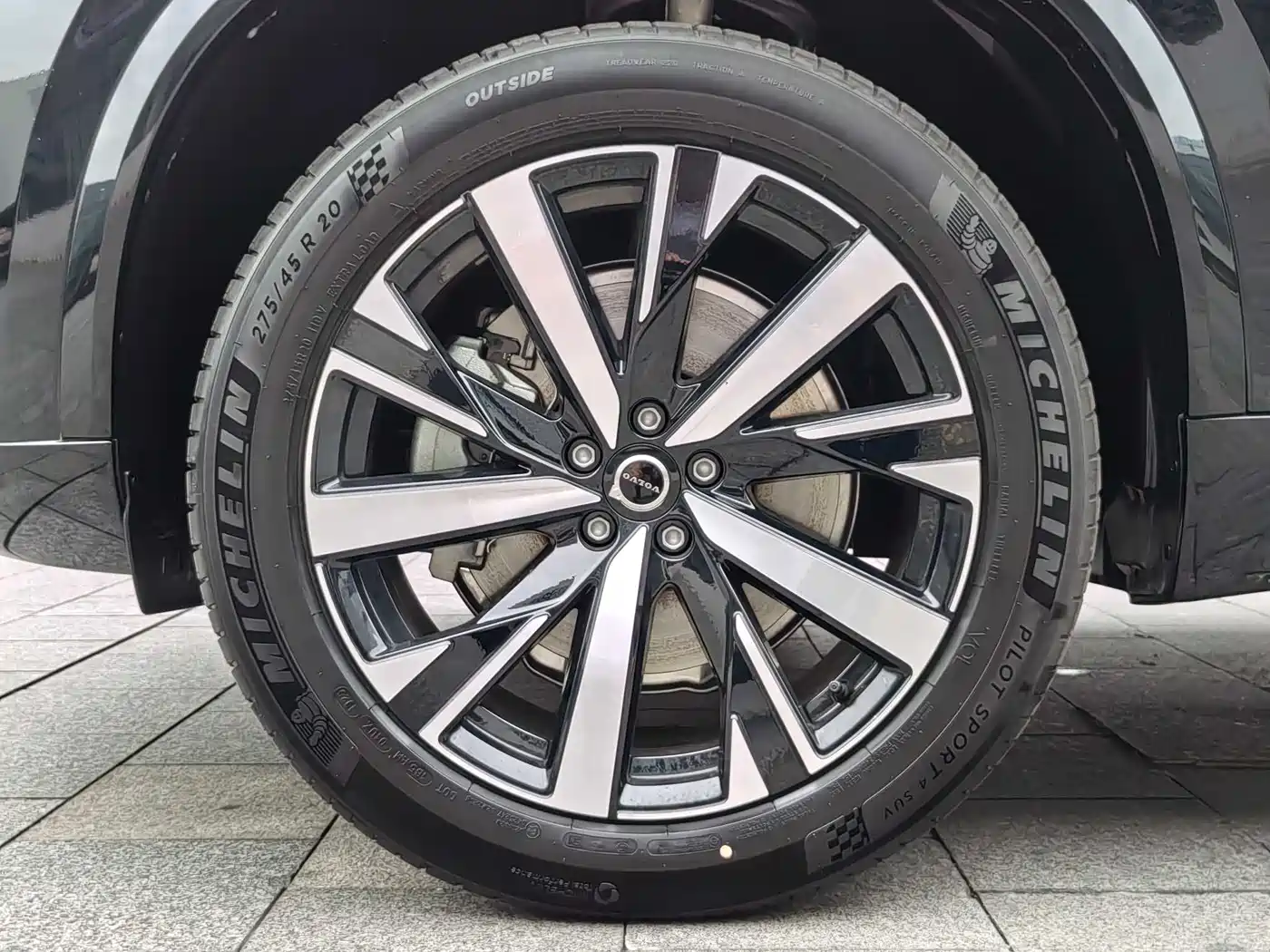 VOLVO XC90