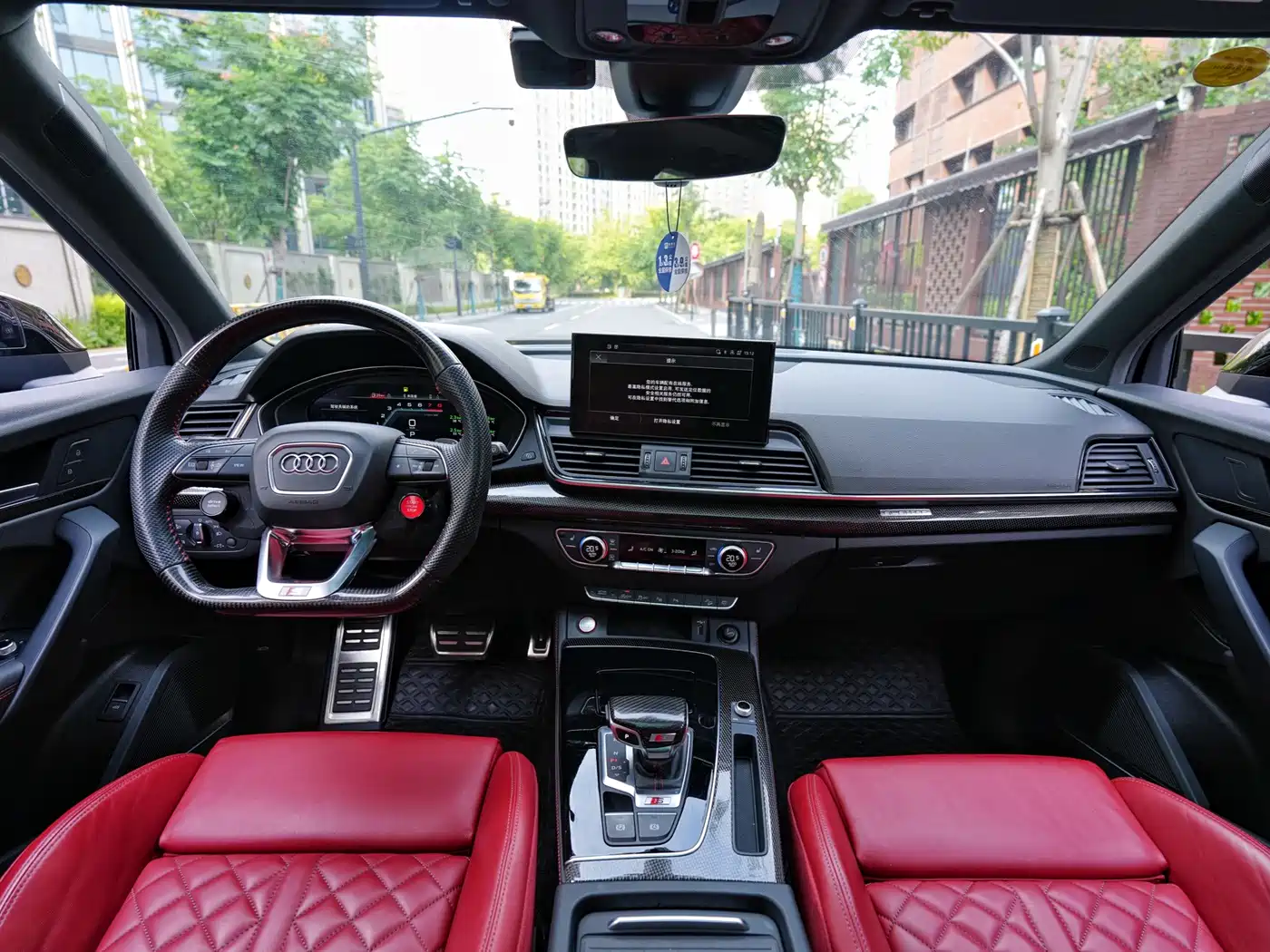 Фото 8 - Audi SQ5