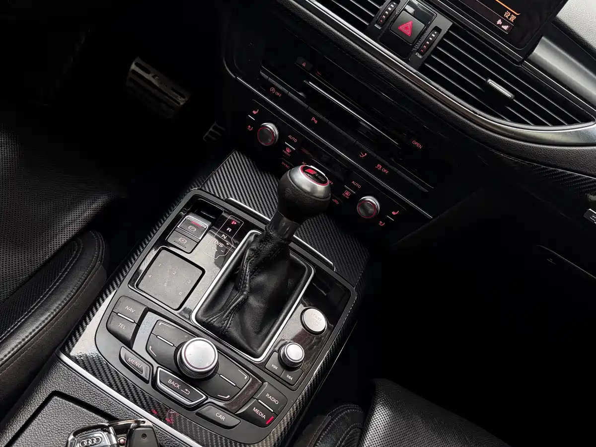 Audi A7 2012 3.0TFSI quattro Luxury Model фото 24