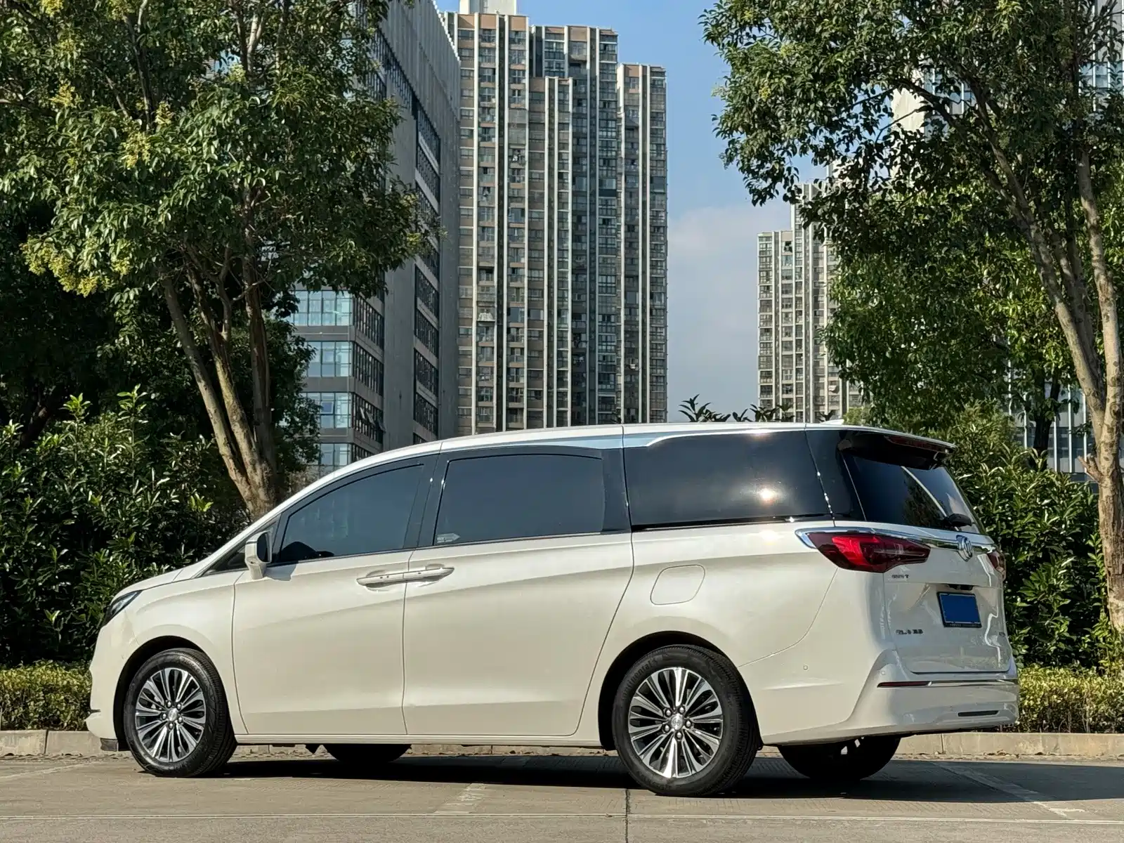 Фото 20 - Buick GL8