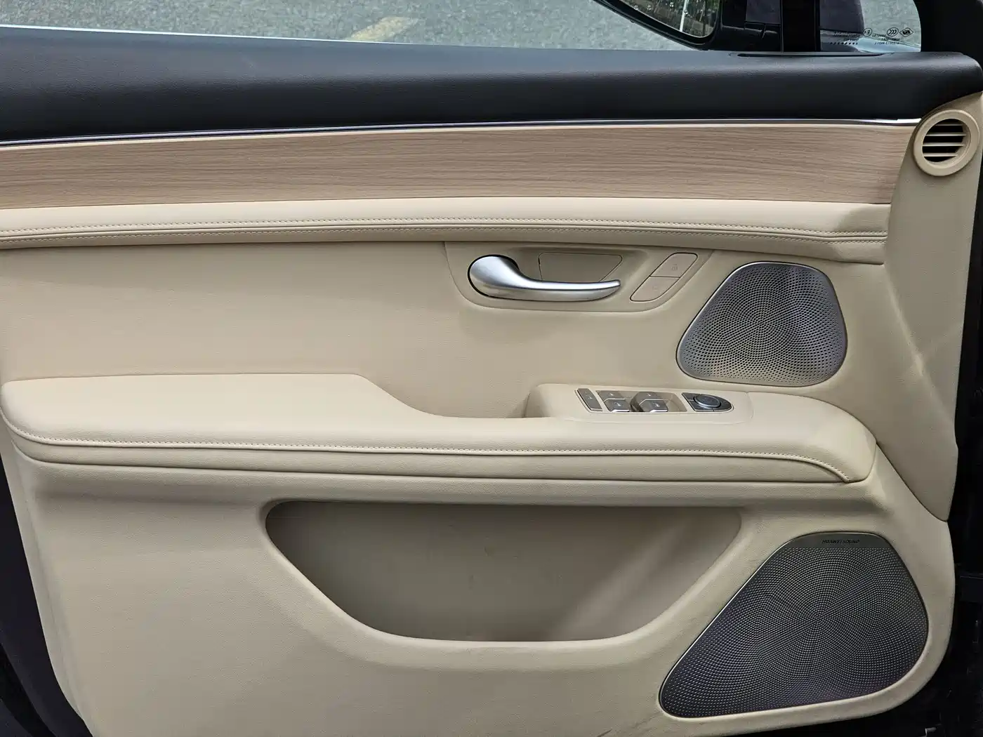 AITO Wenjie AITO M5 2025 Extended Range Ultra AWD фото 9