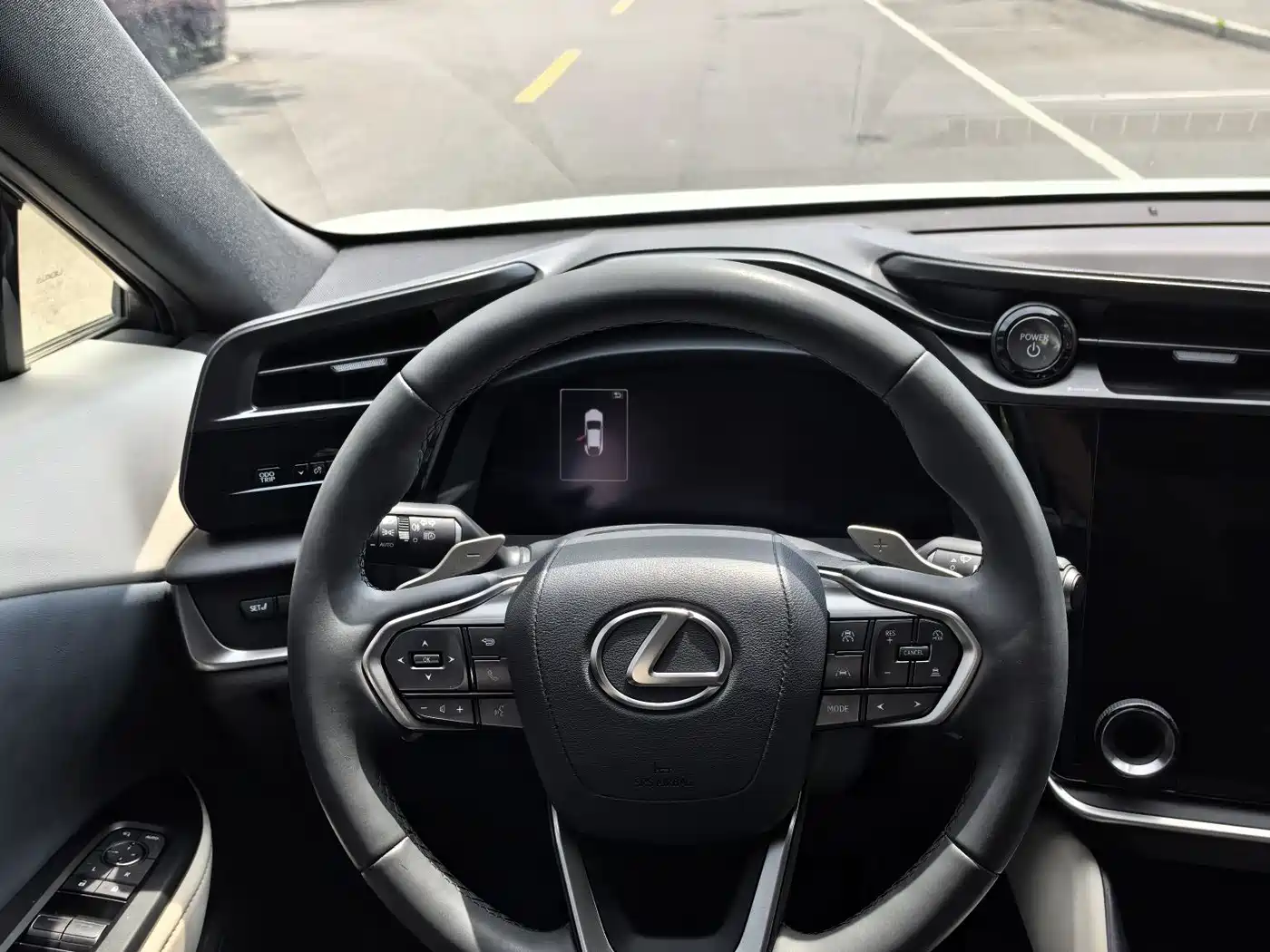 Lexus RZ 2023 450e 4WD Deluxe фото 14