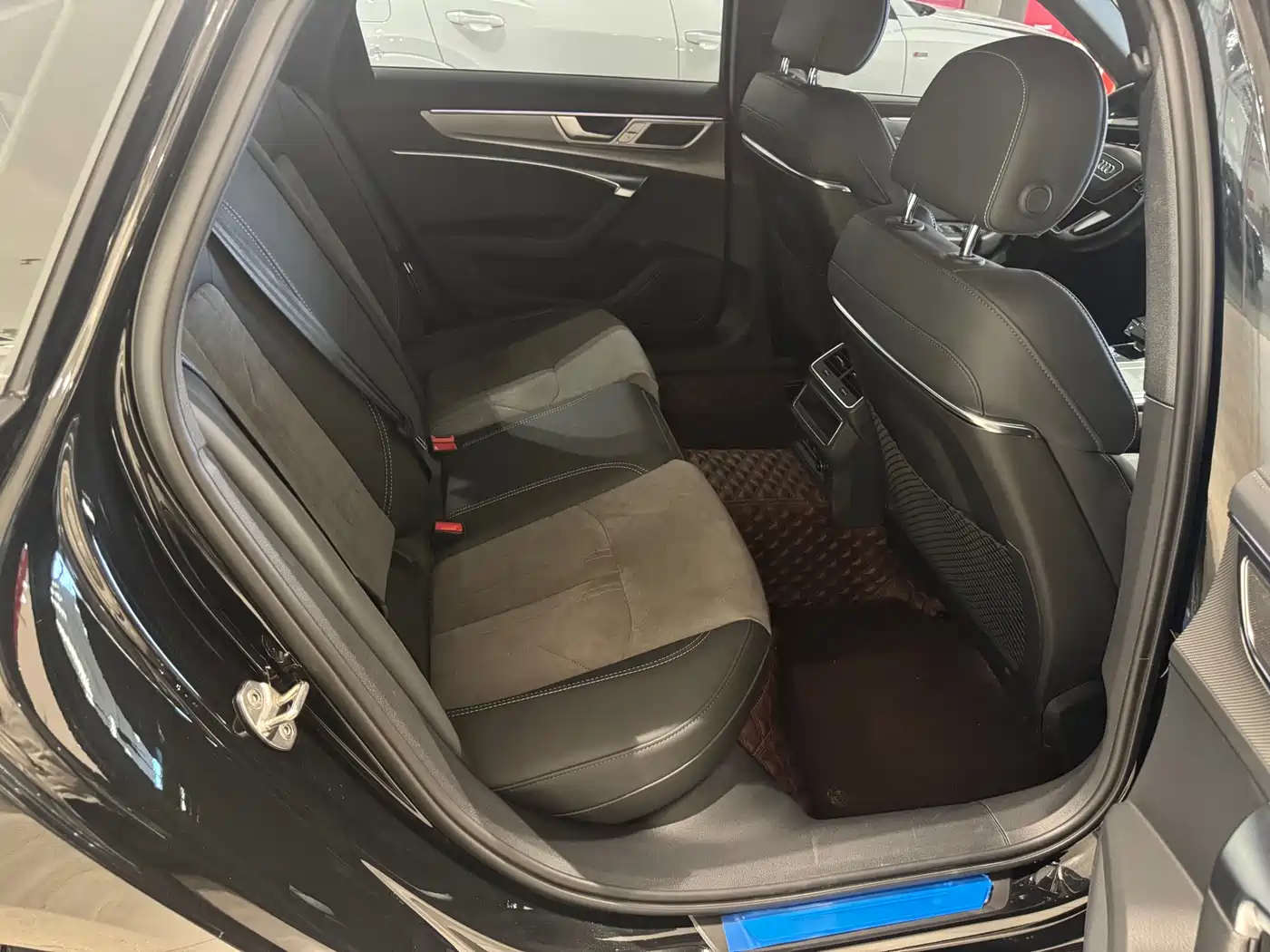 Audi A6L 2023 40 TFSI Luxury Dynamic фото 15