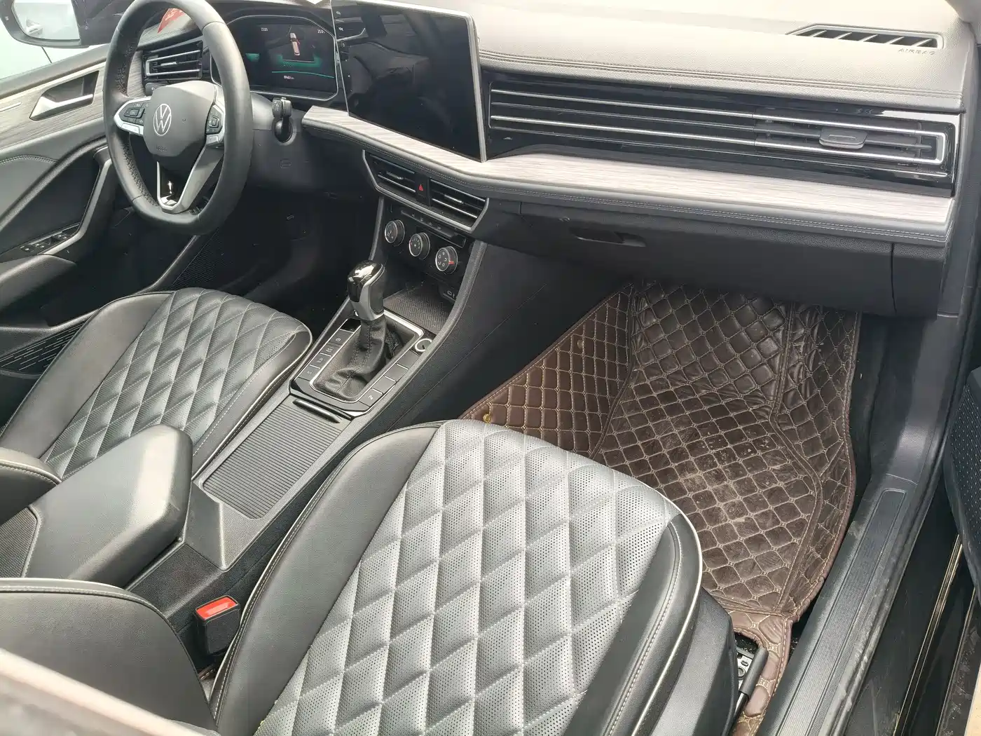 Volkswagen Sagitar 2023 300TSI DSG Surpassing Edition фото 7