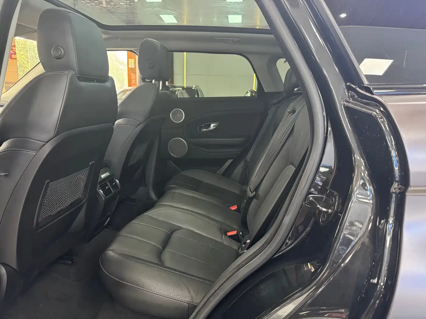 Land Rover Range Rover Evoque 2018 240PS SE Smart Edition фото 6