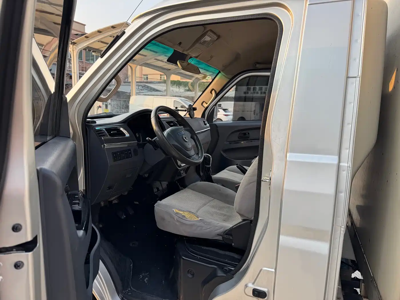 SRM Xinyuan Xinyuan T50 EV 2022 2021 Startup Van