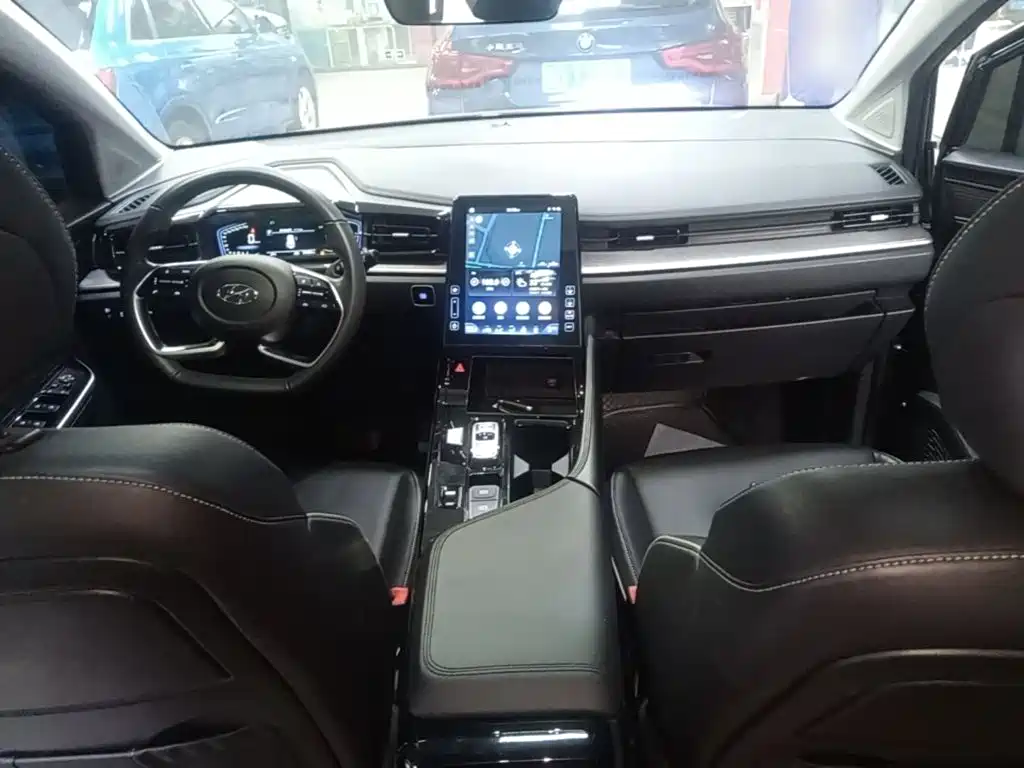 Hyundai Custo 2023 2021 270TGDi Premium LUX