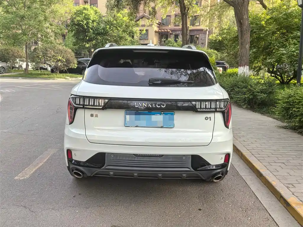 Lynk & Co 01 2021 2.0TD 2WD Pro фото 3