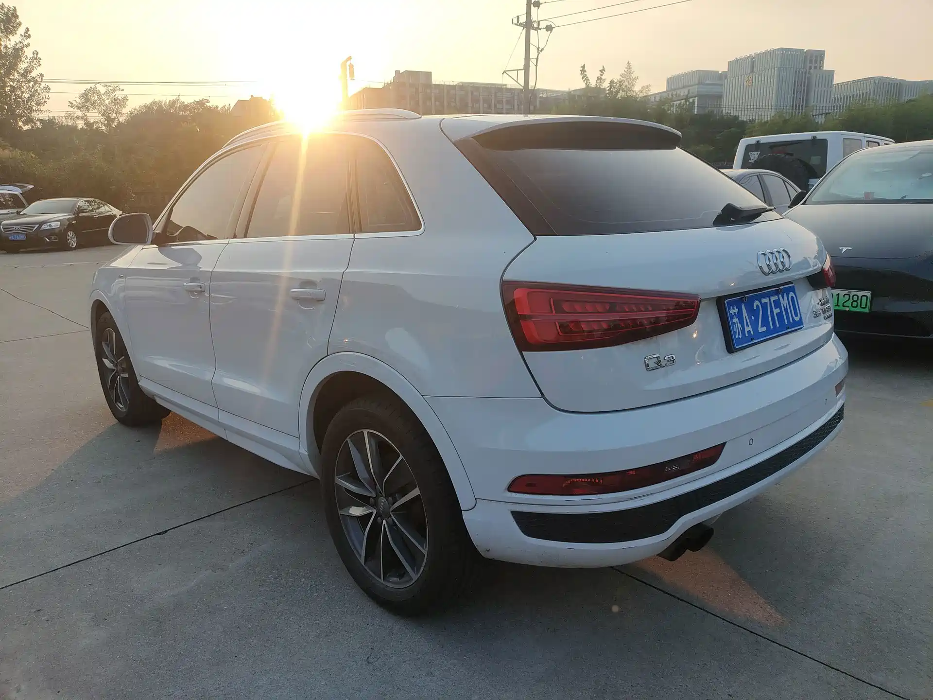 Photo 5 - Audi Q3