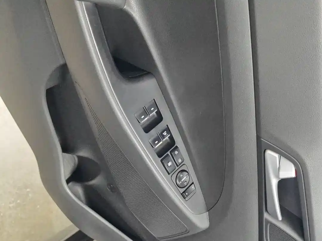 Hyundai Tucson 2018 1.6T DCT 2WD 15th Anniversary Special Edition фото 15
