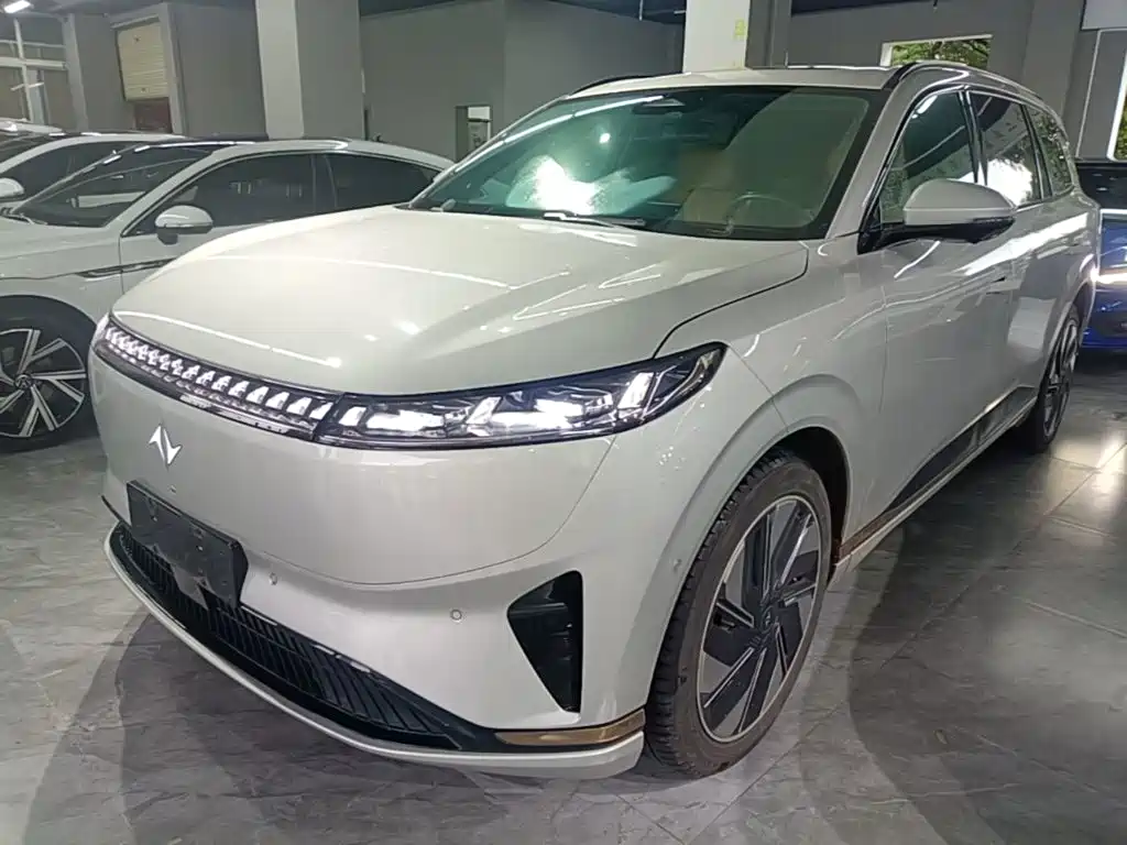 Photo 2 - Dongfeng Yipai eπ008