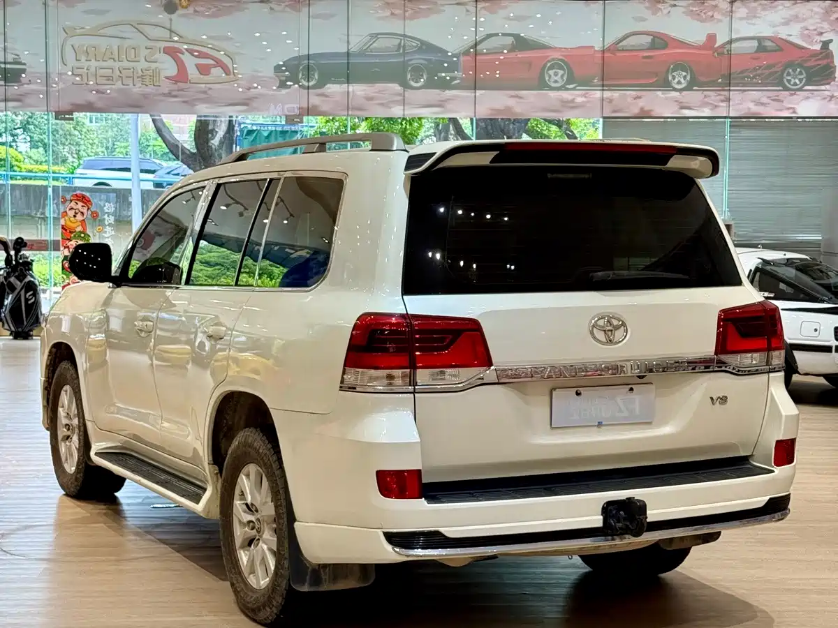 Toyota Land Cruiser (Import) 2017