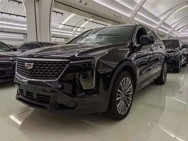 CADILLAC XT4
