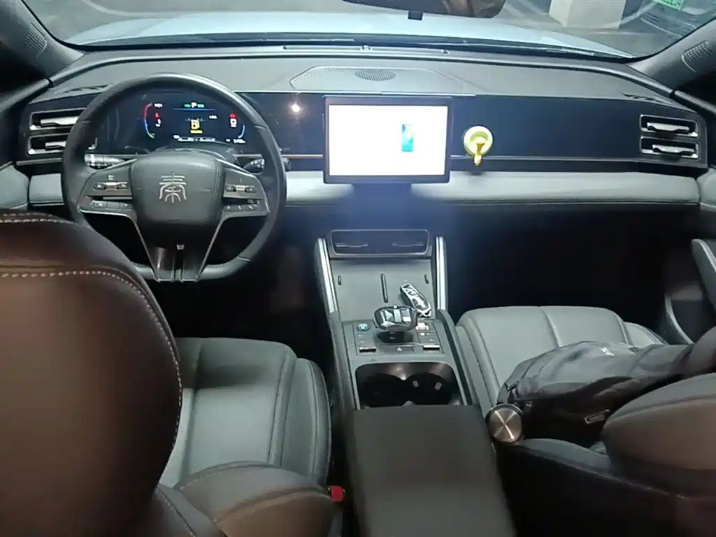 BYD Qin L 2024 DM-i 80KM Leading Edition фото 16