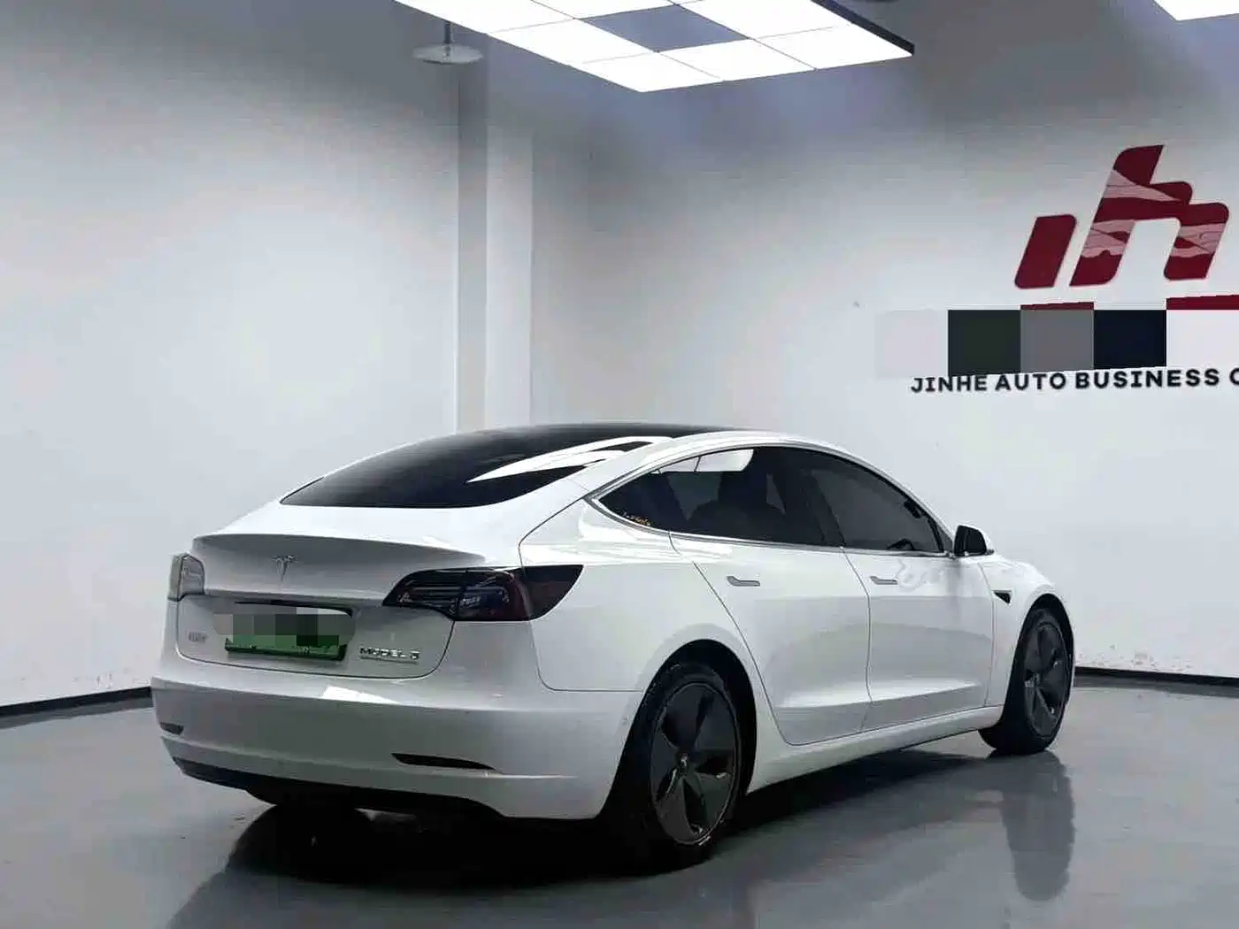 Фото 5 - Tesla Model 3