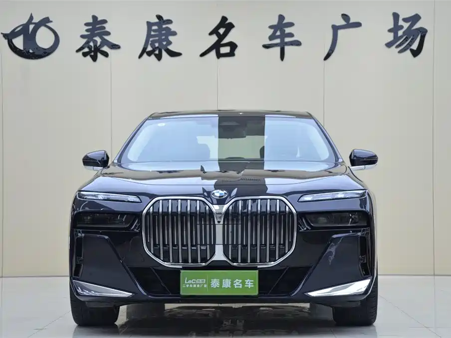 BMW 7 Series 2023 Model 740Li Leading M Sport Package фото 2