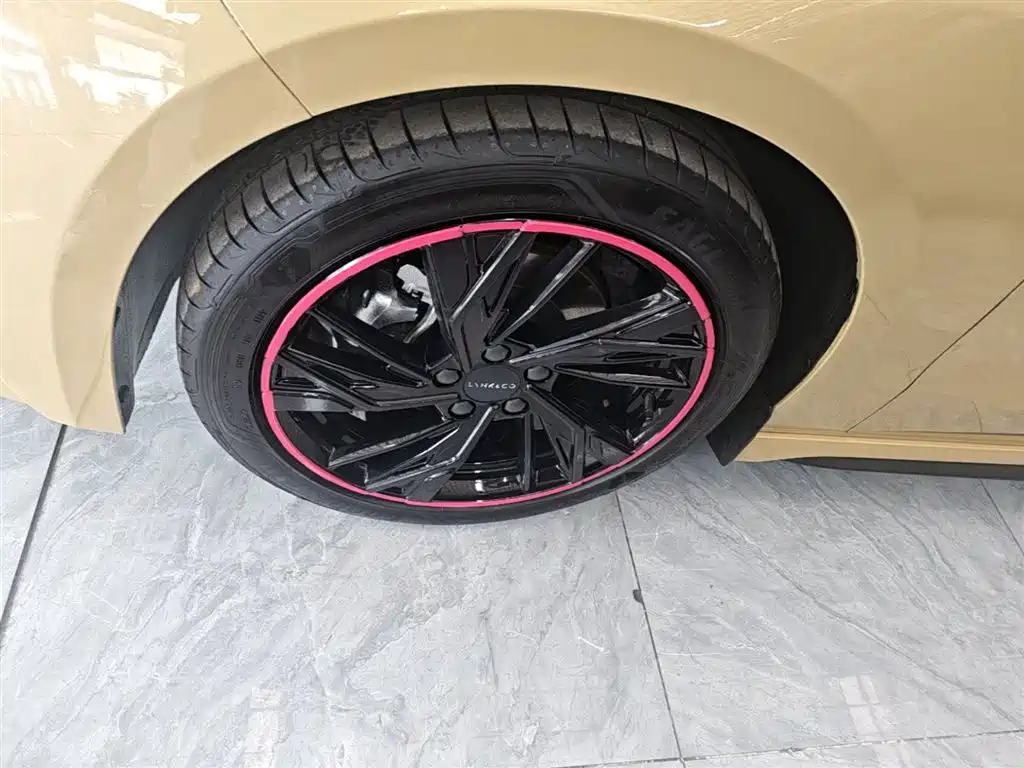 Lynk & Co 03 2025 1.5TD DCT Champion Pro фото 23