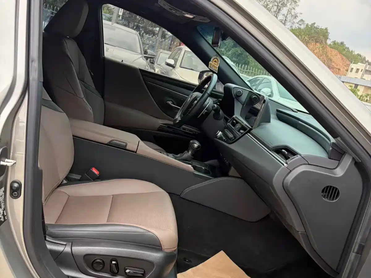 Lexus ES 2022 200 Luxury Edition фото 6