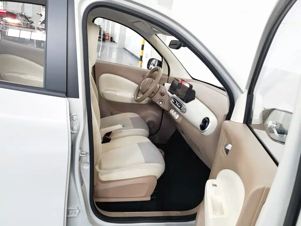 Wuling Motors Hongguang MINIEV 2026 2025 4-Door Advanced